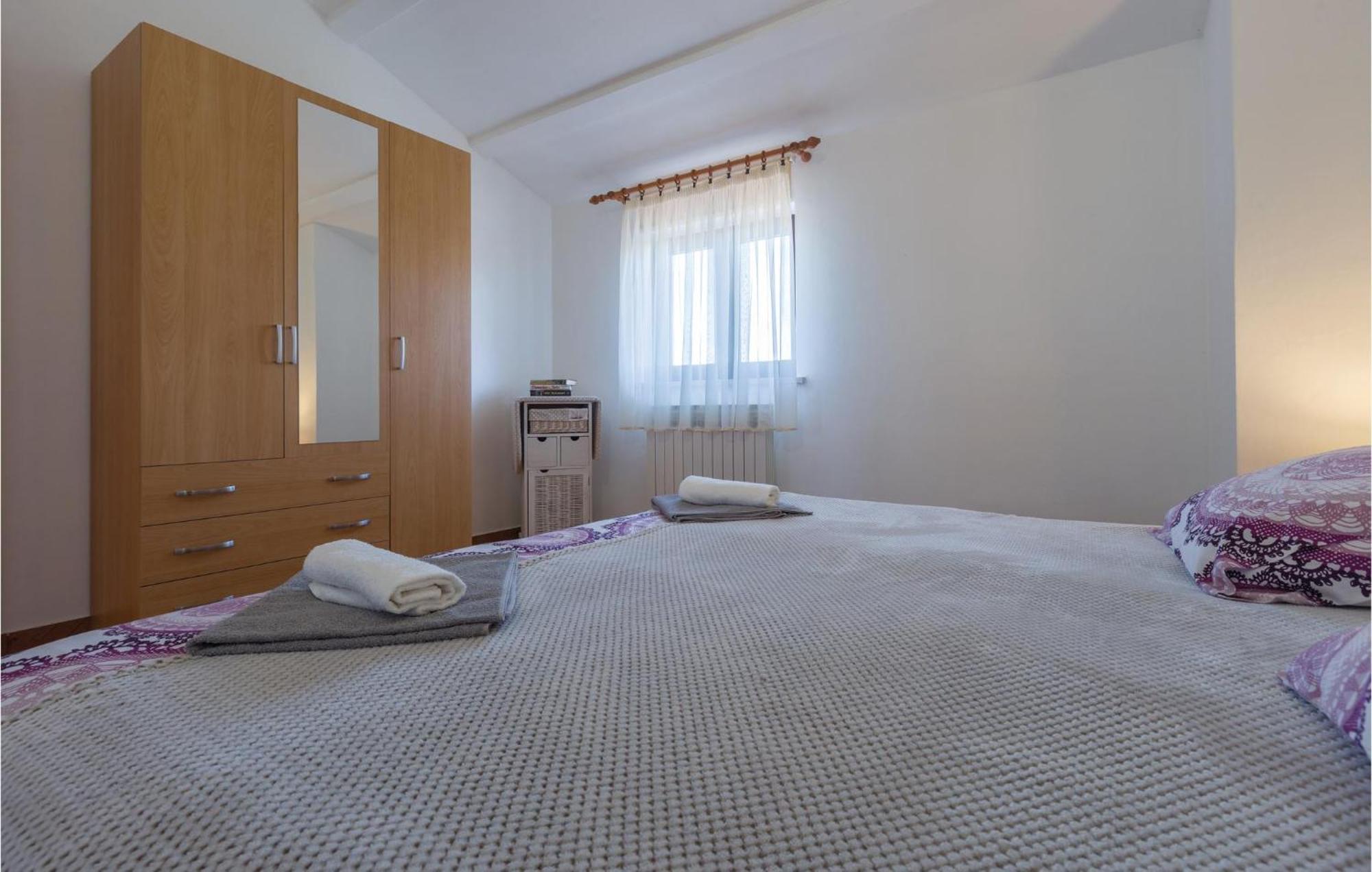 Katun Lindarski Amazing Apartment In Pazin With Wifi מראה חיצוני תמונה