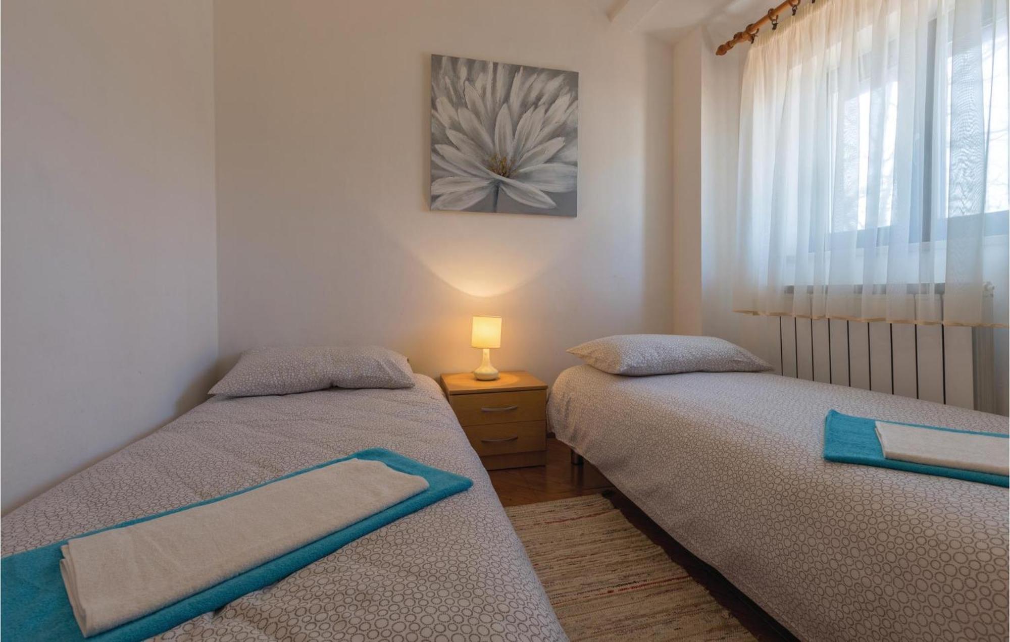 Katun Lindarski Amazing Apartment In Pazin With Wifi מראה חיצוני תמונה