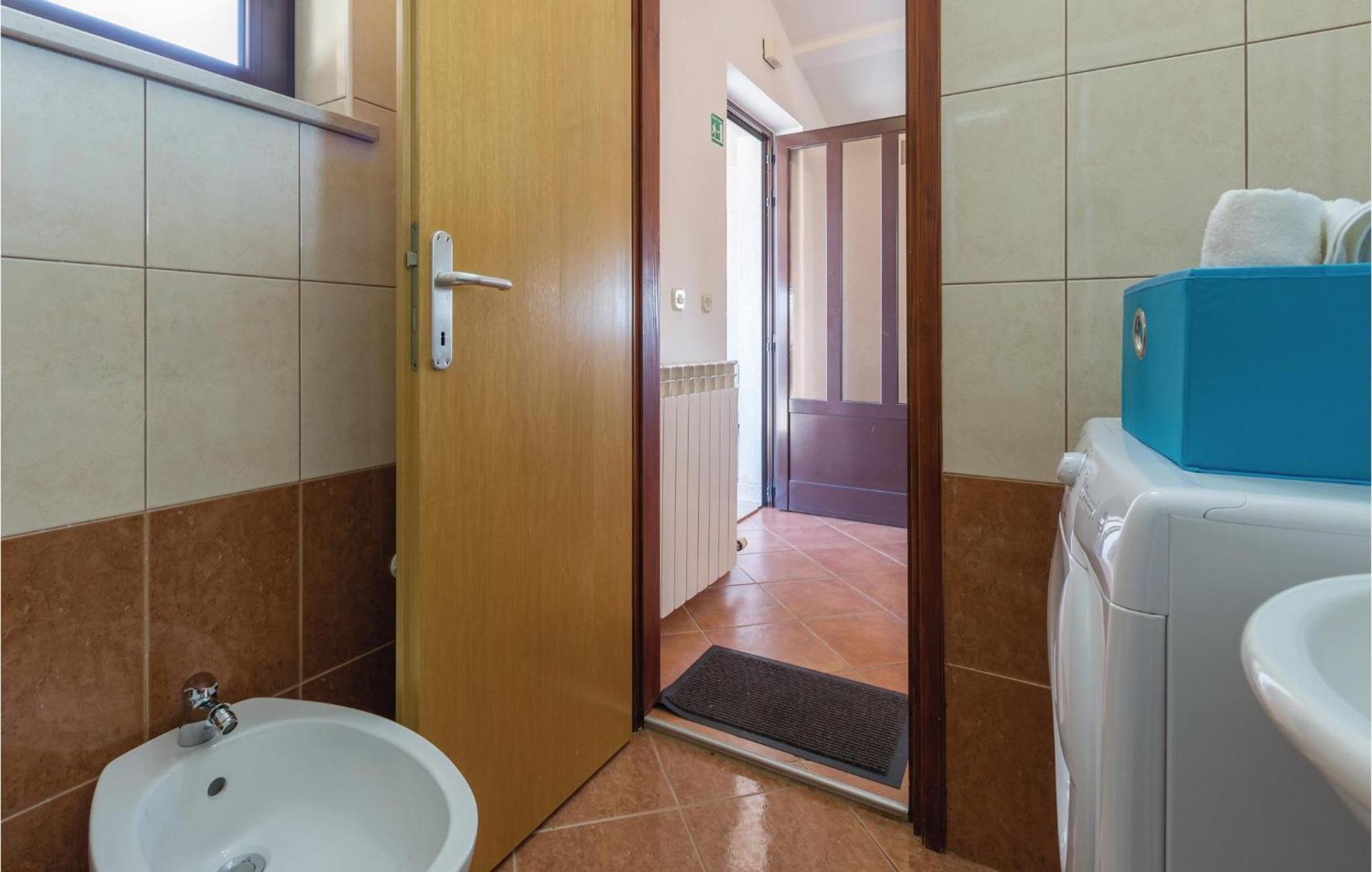 Katun Lindarski Amazing Apartment In Pazin With Wifi מראה חיצוני תמונה