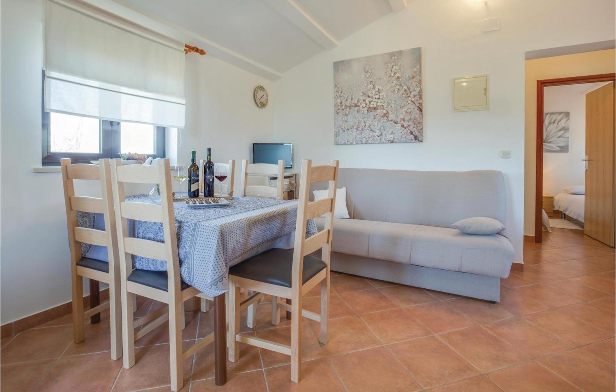 Katun Lindarski Amazing Apartment In Pazin With Wifi מראה חיצוני תמונה